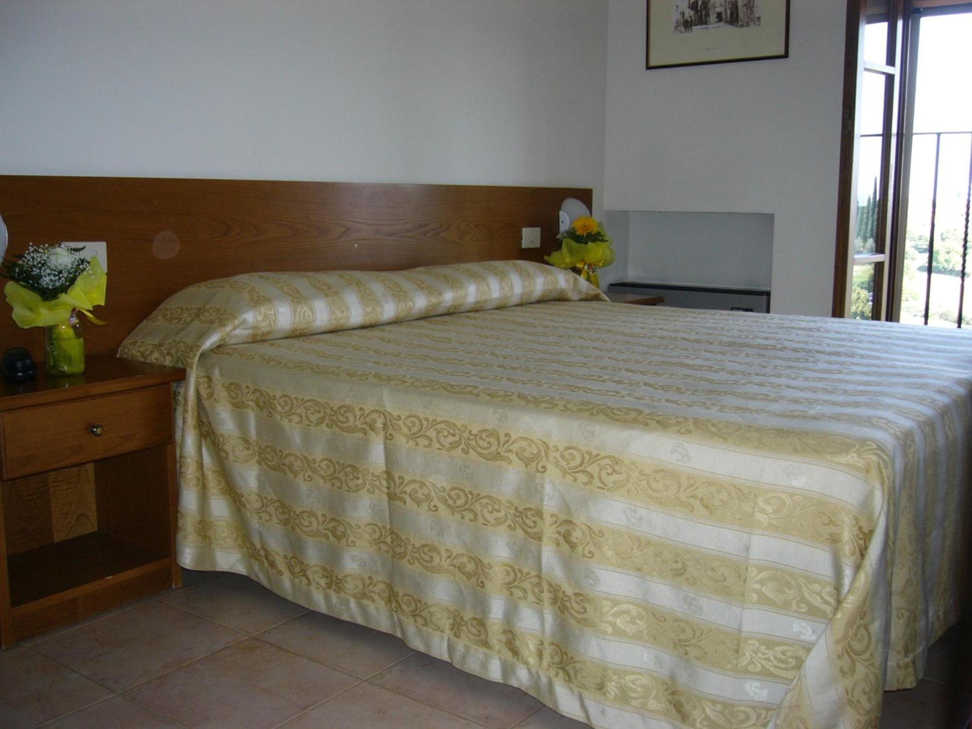 Albergo La Foresteria Bettolle Ngoại thất bức ảnh