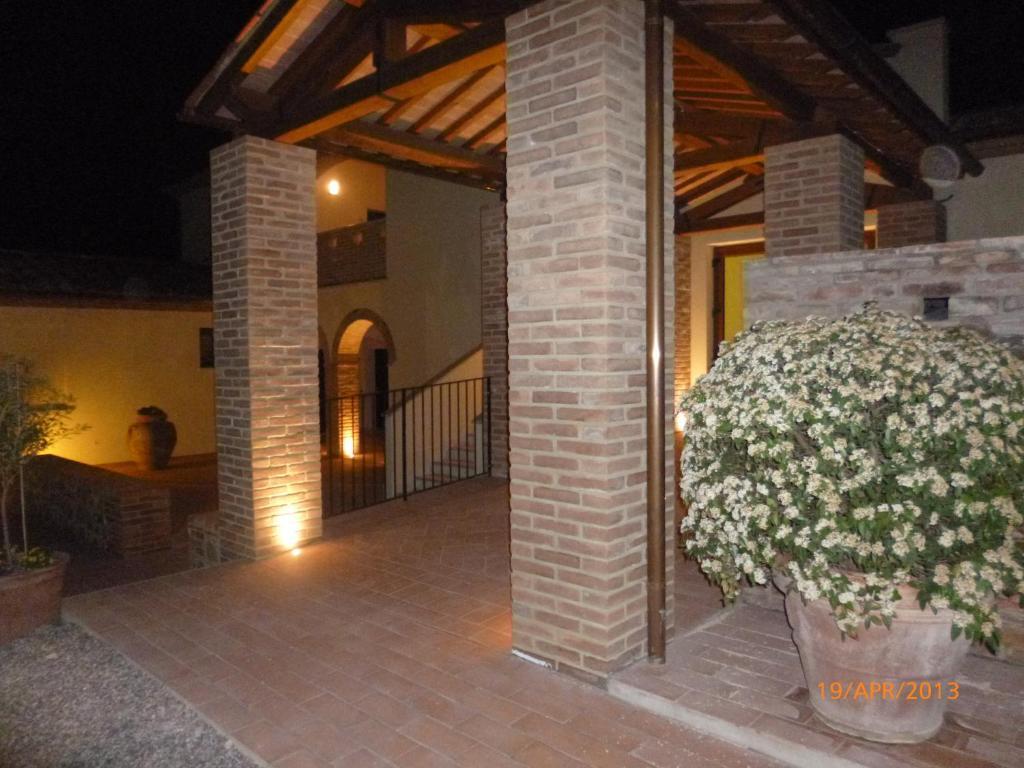 Albergo La Foresteria Bettolle Ngoại thất bức ảnh