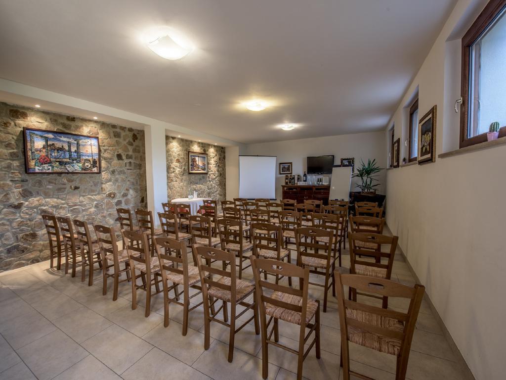 Albergo La Foresteria Bettolle Ngoại thất bức ảnh
